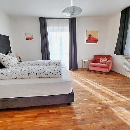 Cafe Rudi Living Bed & Breakfast Parcines Exterior foto