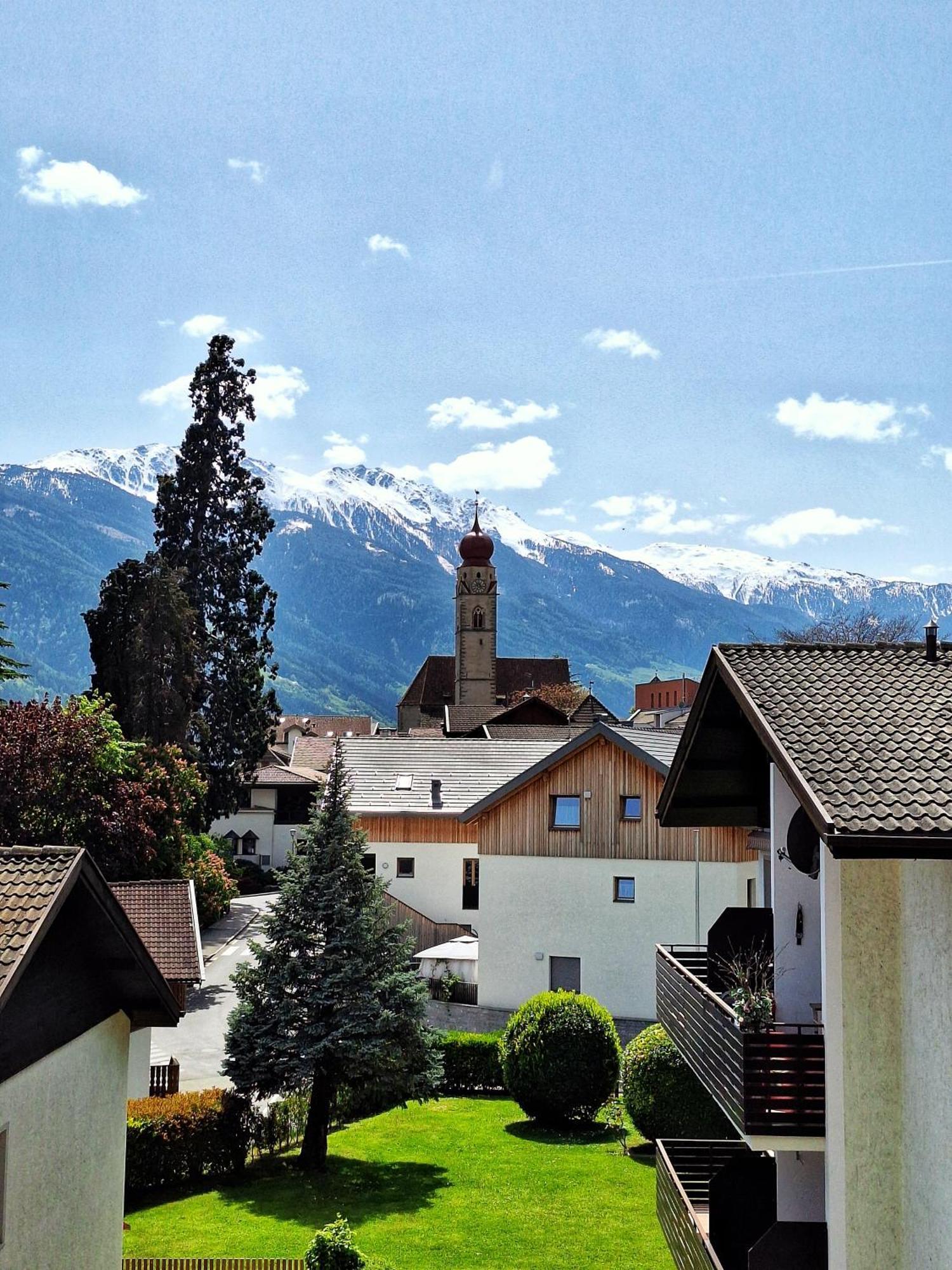 Cafe Rudi Living Bed & Breakfast Parcines Exterior foto